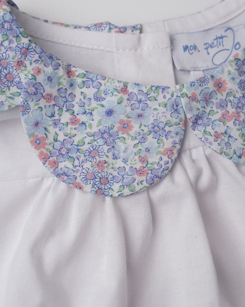 BLUSA CON CUELLO EN FORMA DE PÉTALOS